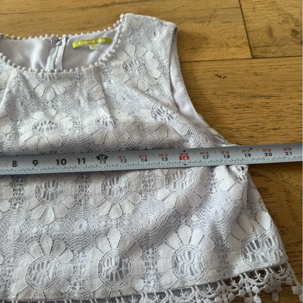 Gianni Bini Lavender Floral Lace Popover‎ Sleeveless Pom Pom Trim Size 10 (705)